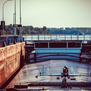 Navigating the World of Finance: A Beginner’s Guide to Investing